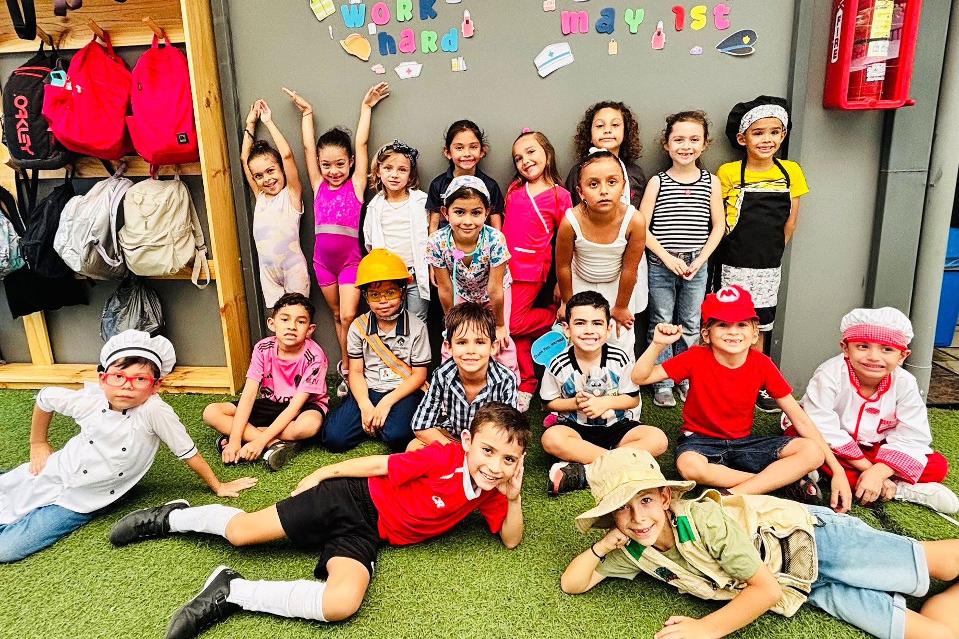 Leon School - Día del Trabajador