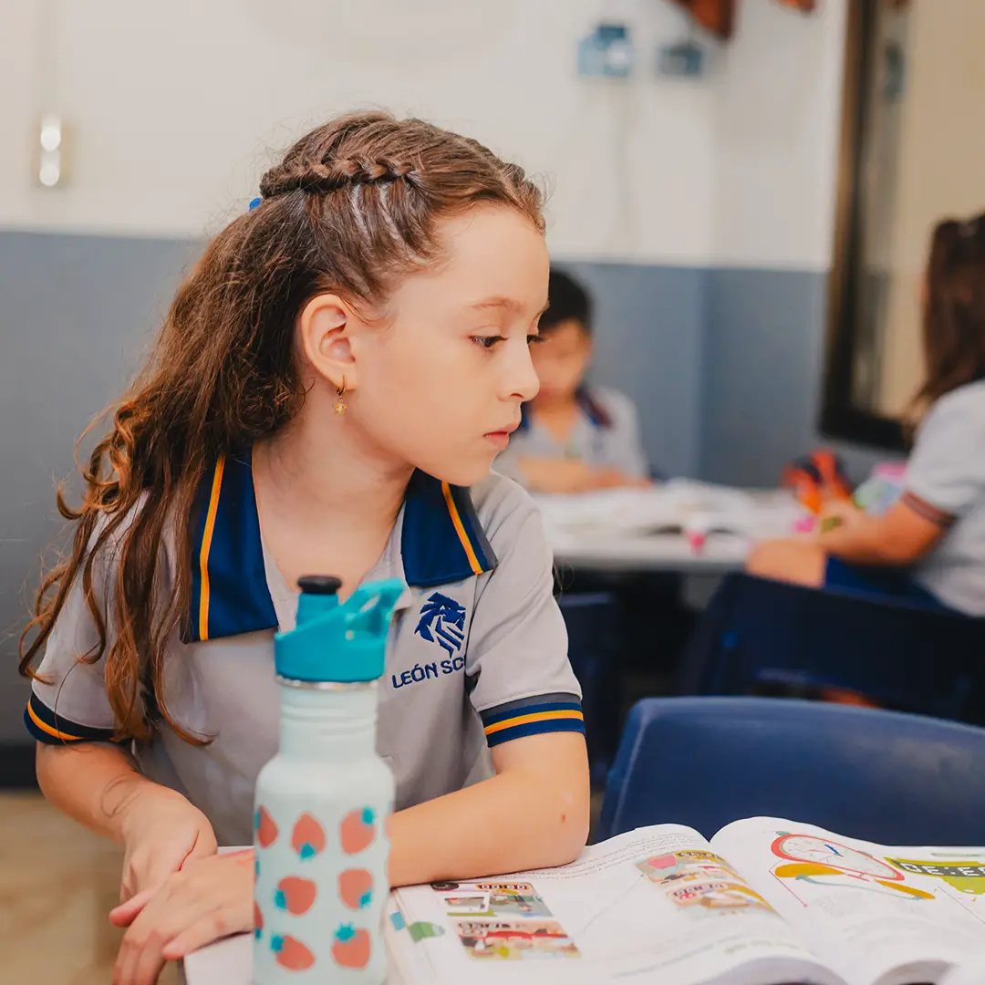 Leon School