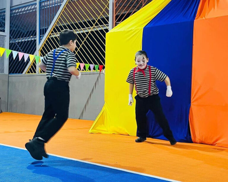 Leon School - Nicolas Campos