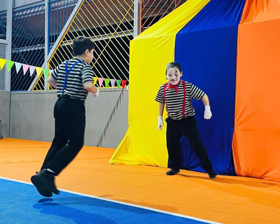 Leon School - Nicolas Campos