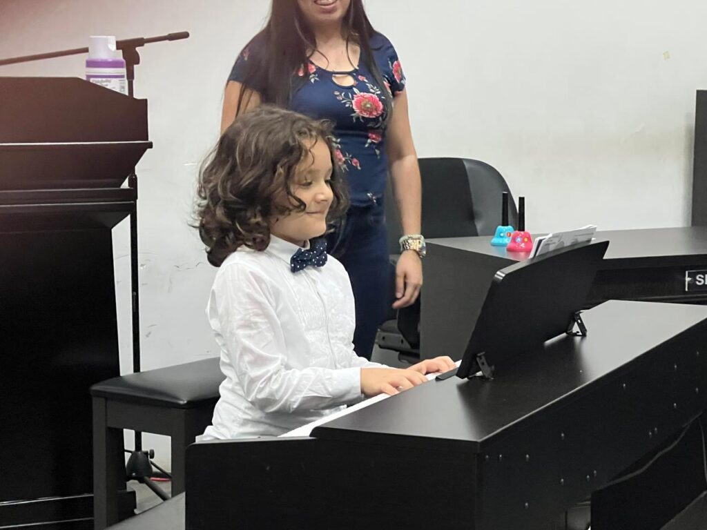 Leon School - Nicolas Campos